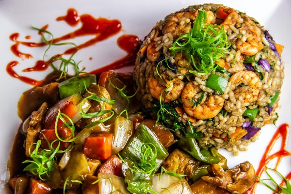 Guía para crear una terraza moderna y sofisticada en un espacio exterior reducido